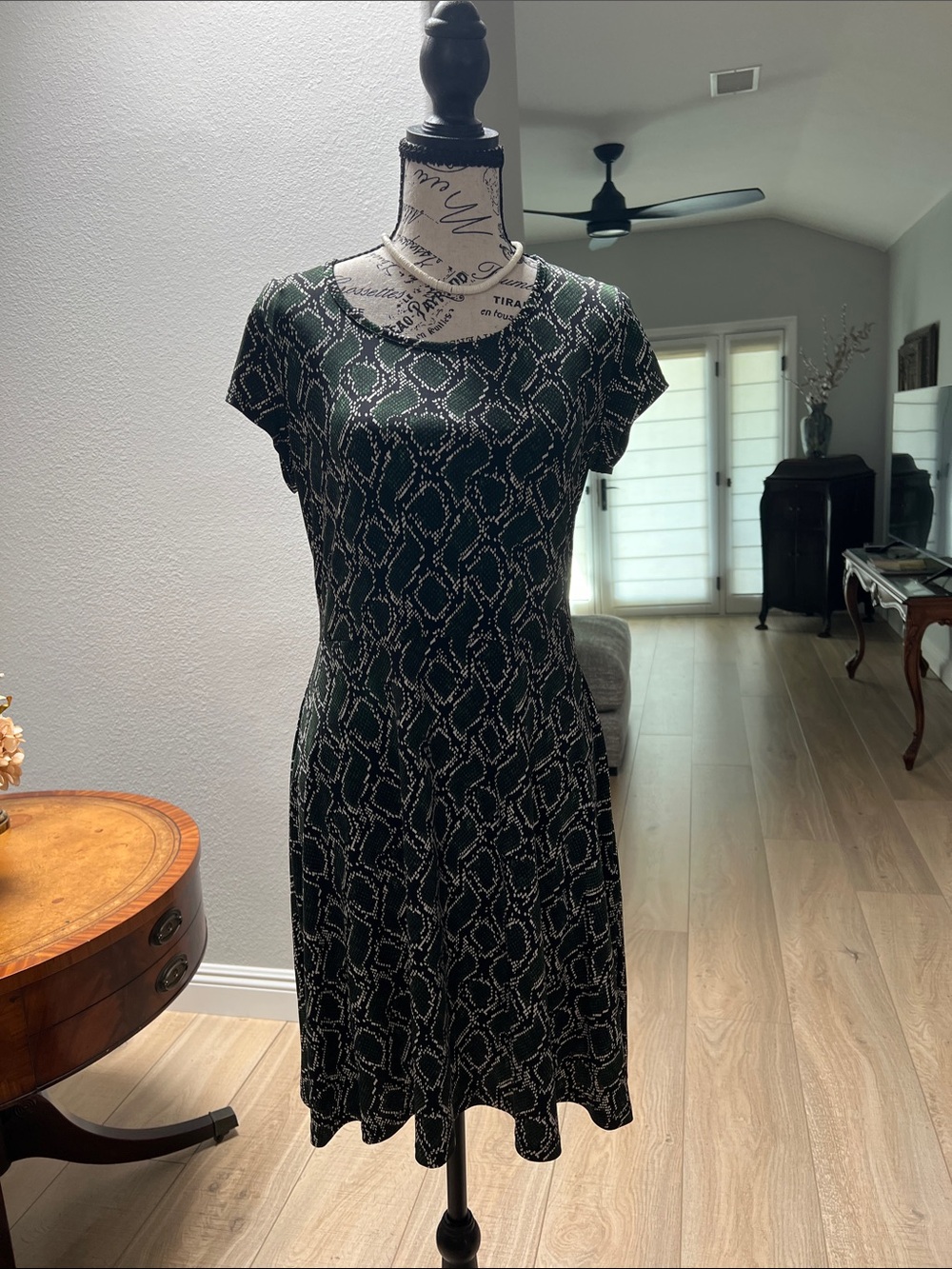 MICHAEL Michael Kors Black and White Patterned Short-Sleeve Midi Dress
